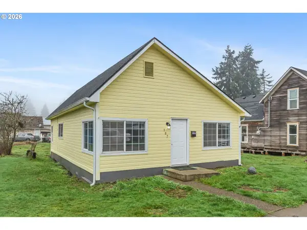 107 N 2nd St, PeEll, WA 98572