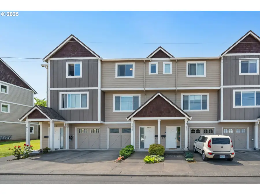 2619 SE 109th Ave, Portland, OR 97266 - #2
