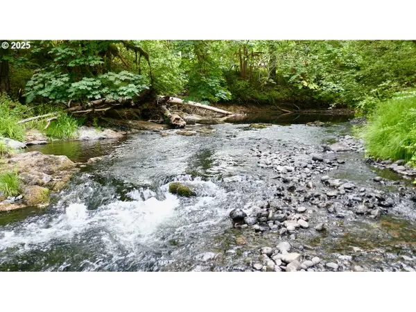 93933 Marcola Rd, Marcola, OR 97454