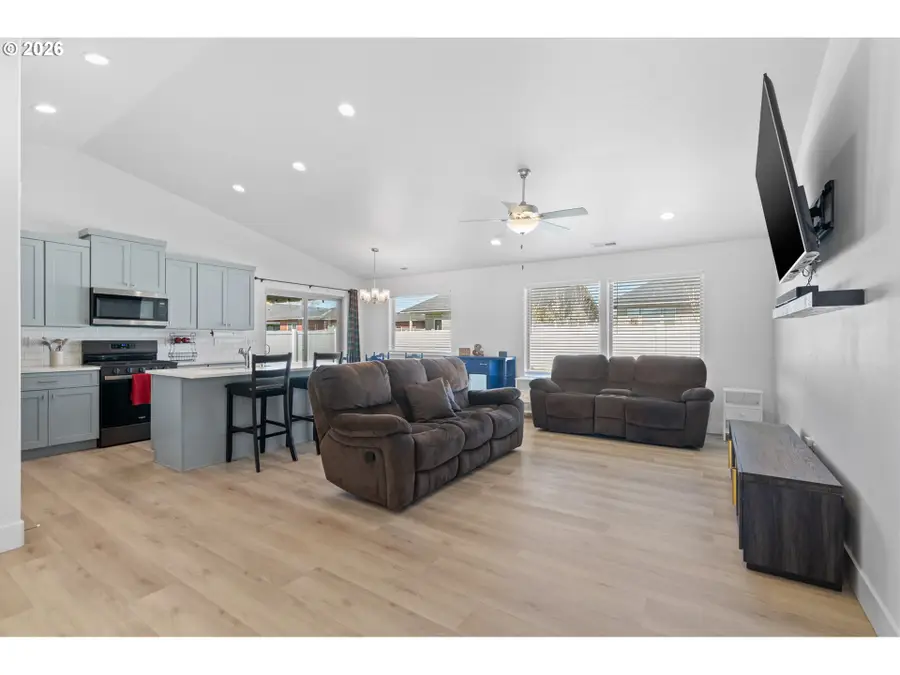 306 Sage St, Boardman, OR 97818 - #2