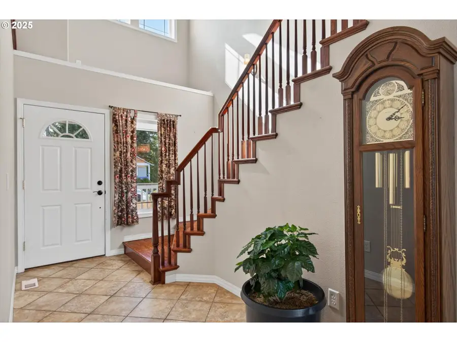 810 Howard Dr, Clatskanie, OR 97016 - Image #3