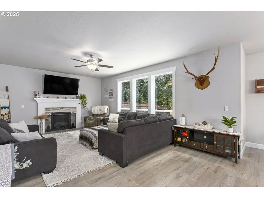 1098 NE Regan Hill Loop, Estacada, OR 97023 - Image #3