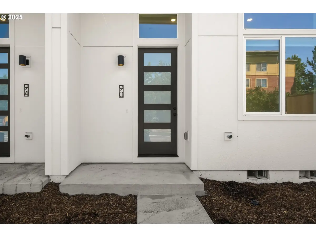 90 NE 148th Ave #2, Portland, OR 97230 - Image #1