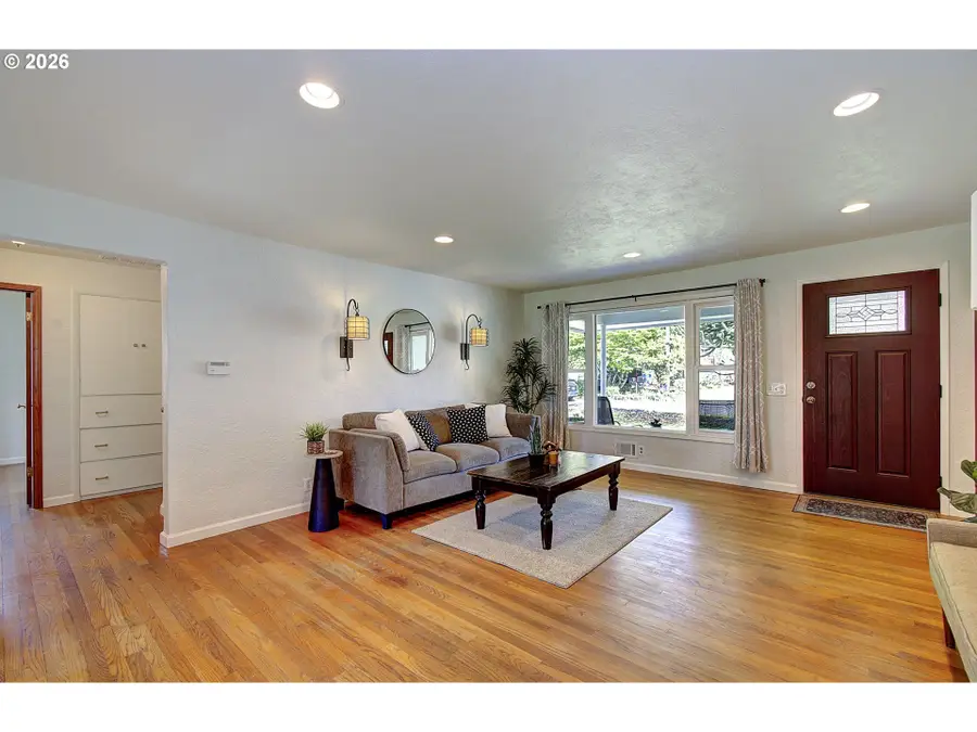 964 G St, Washougal, WA 98671 - #3