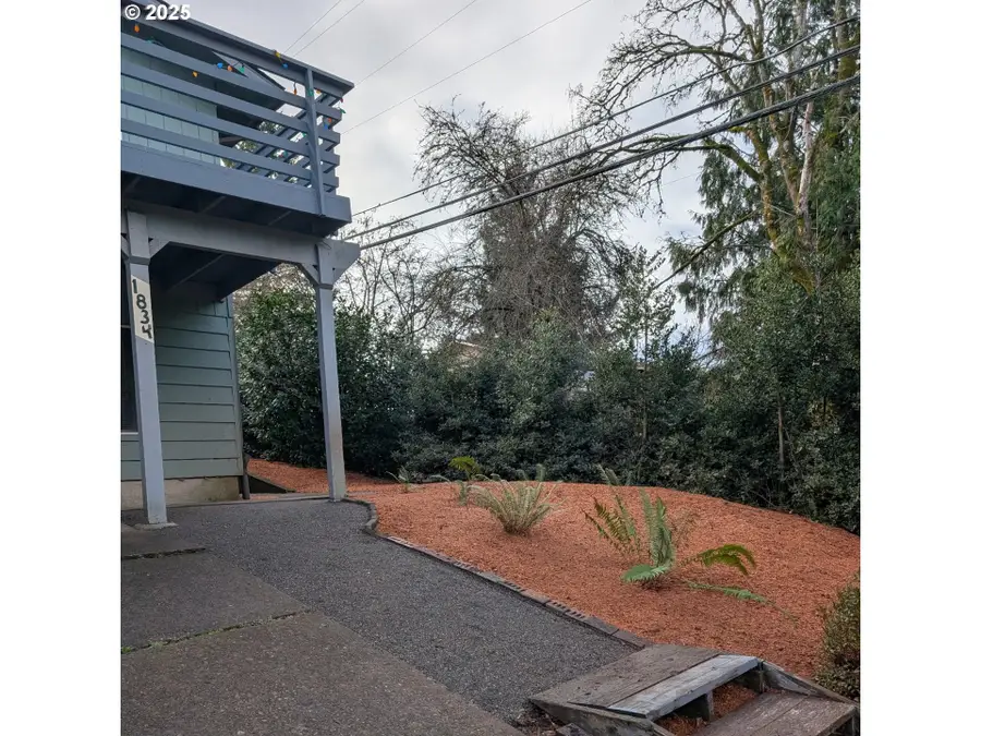 1834 SW Miles St, Portland, OR 97219 - Image #2