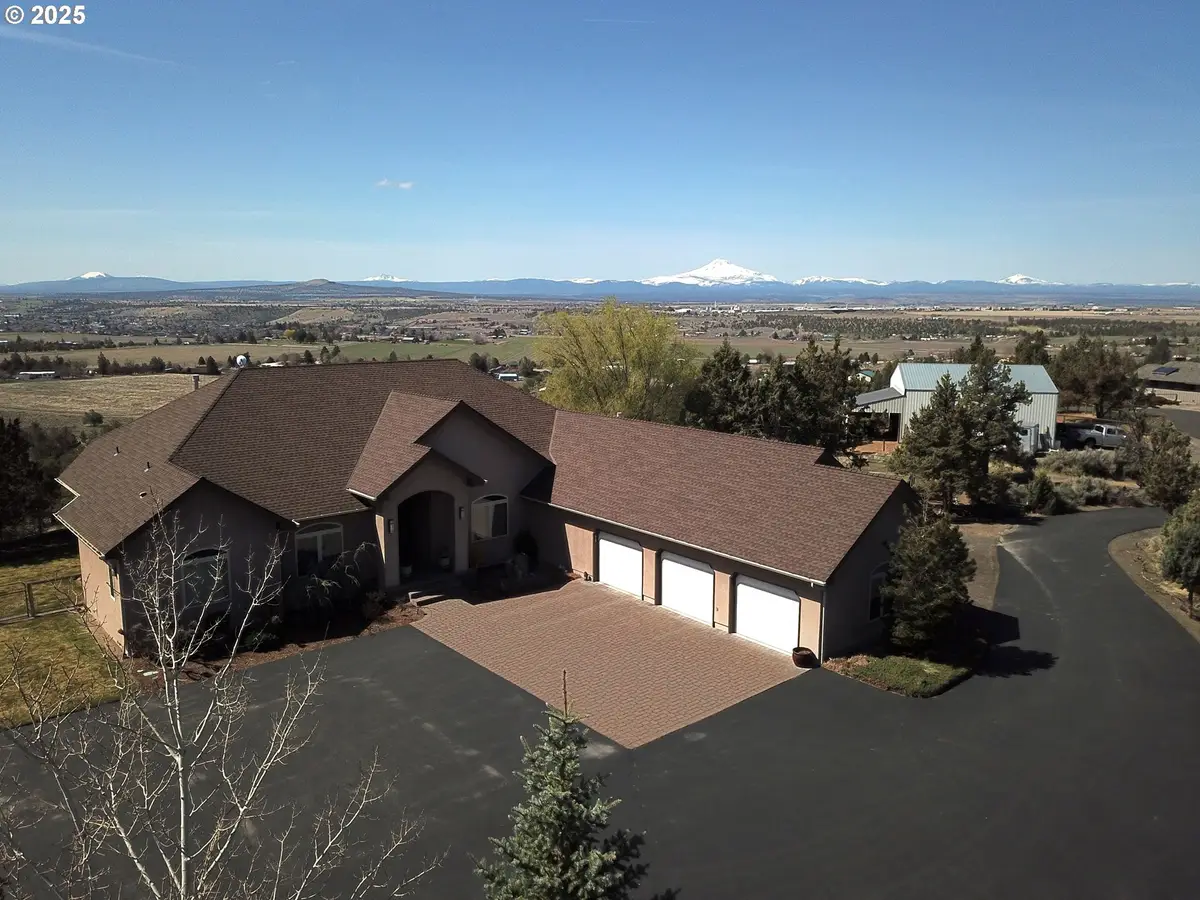 1115 NE Clark Dr, Madras, OR 97741 - Image #1