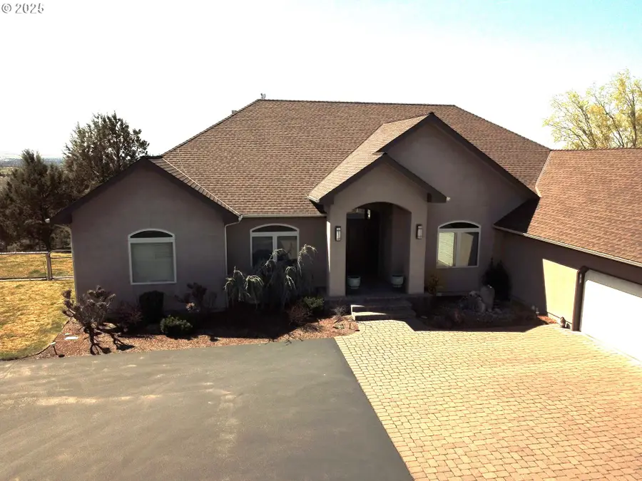 1115 NE Clark Dr, Madras, OR 97741 - Image #2