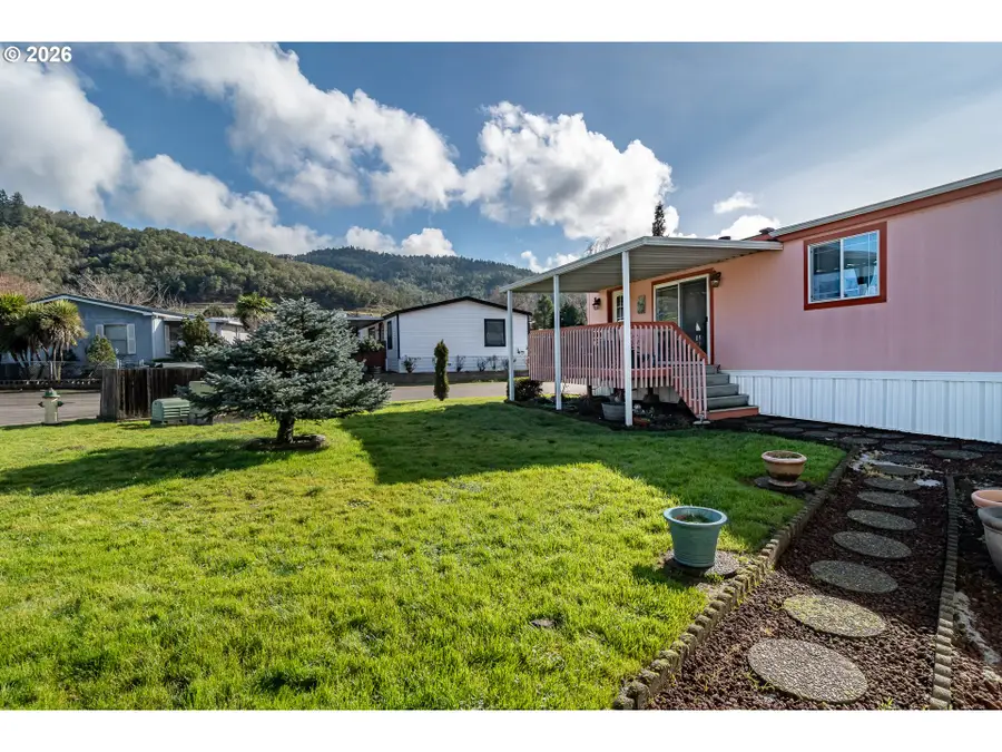 104 Willamina Ln, Roseburg, OR 97470 - #2