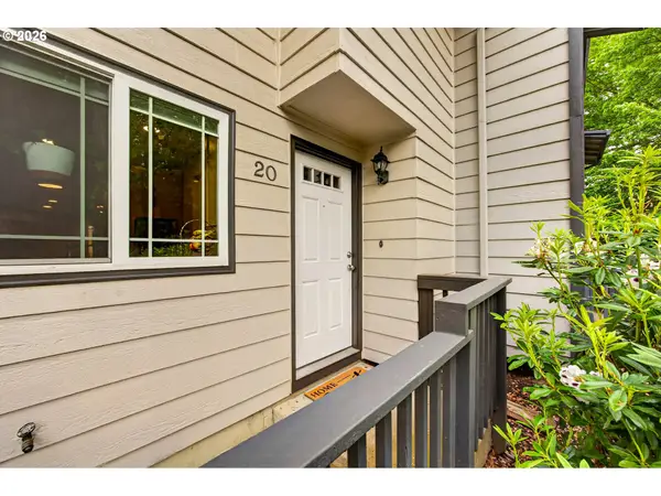 29650 SW Courtside Dr #20, Wilsonville, OR 97070