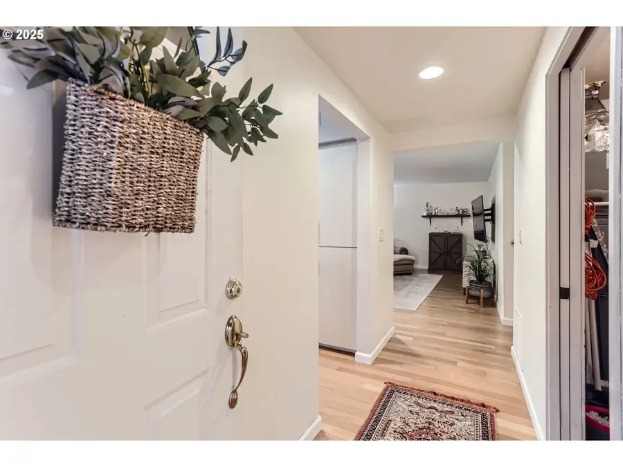 48 Eagle Crest Dr #5E, Lake Oswego, OR 97035 - Image #2