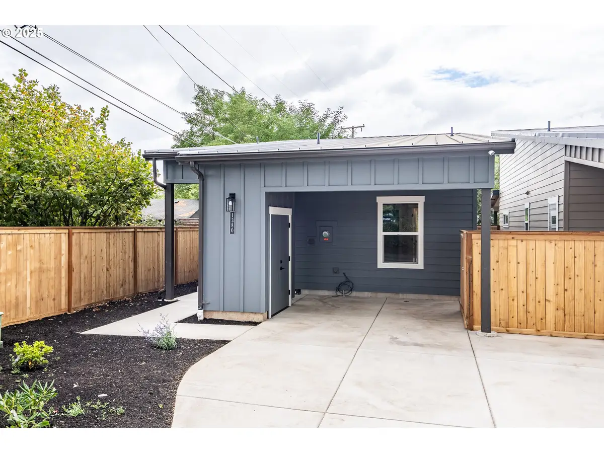 1380 Jacobs Dr, Eugene, OR 97402 - Image #1