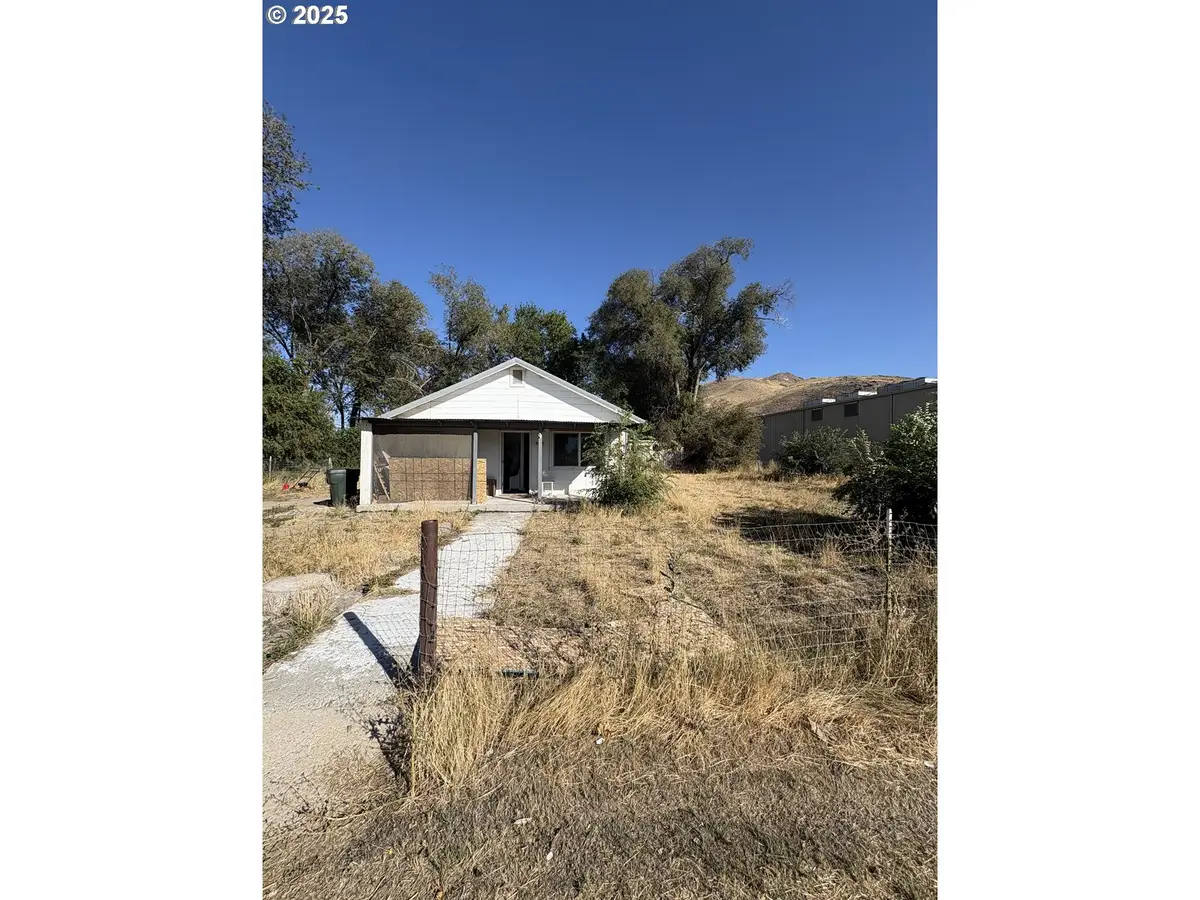 324 N 10th St, Vale, OR 97918 - Image #1