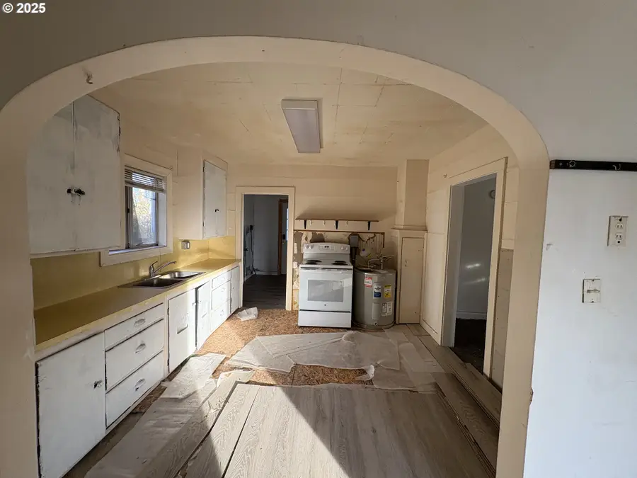 324 N 10th St, Vale, OR 97918 - Image #2