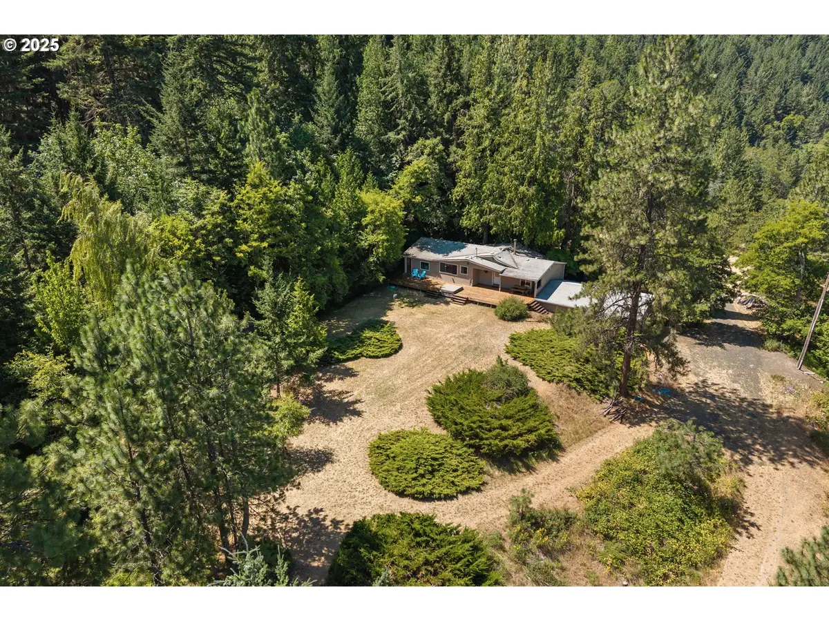 1910 Proctor Rd, Mosier, OR 97040 - #1