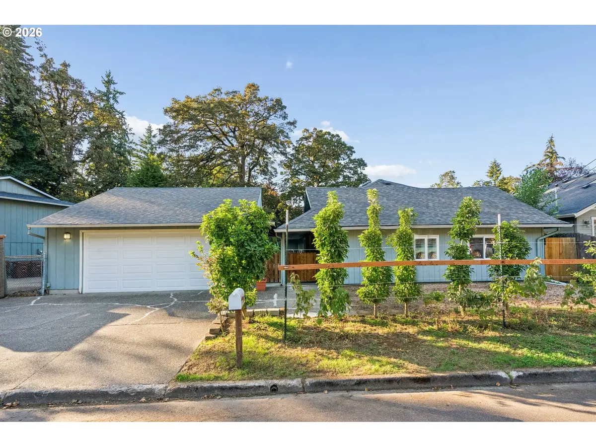 6983 Oakridge Dr, Gladstone, OR 97027 - #1