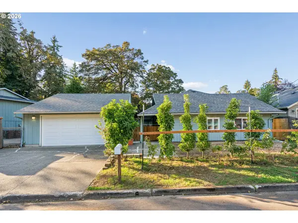 6983 Oakridge Dr, Gladstone, OR 97027