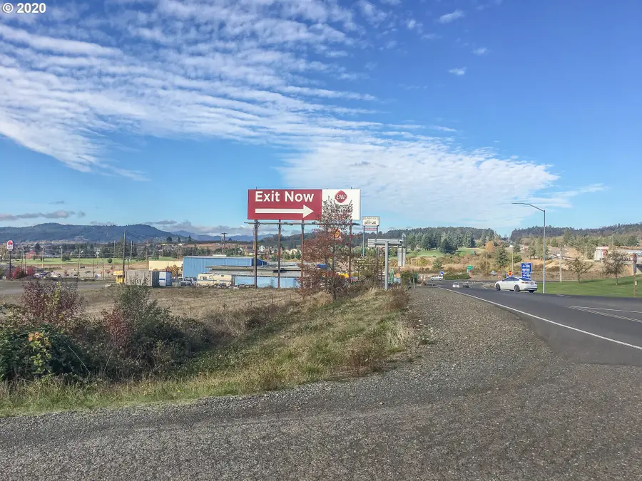 181 Hutchins St, Sutherlin, OR 97479 - Image #2