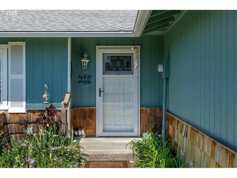 155 N Maple St, Kelso, WA 98626 - #3