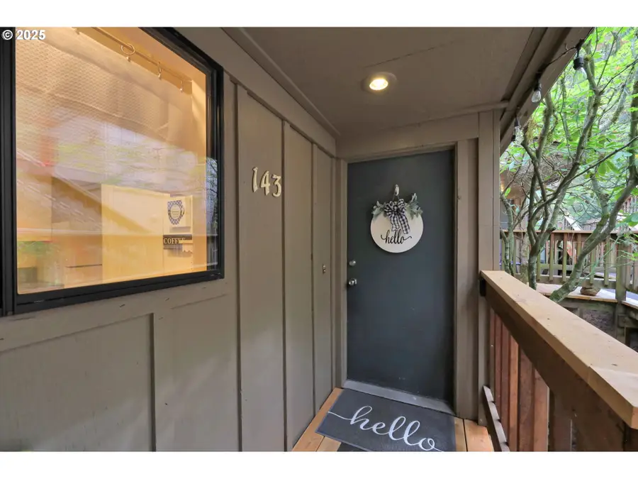 143 Treehill Loop, Eugene, OR 97405 - Image #3