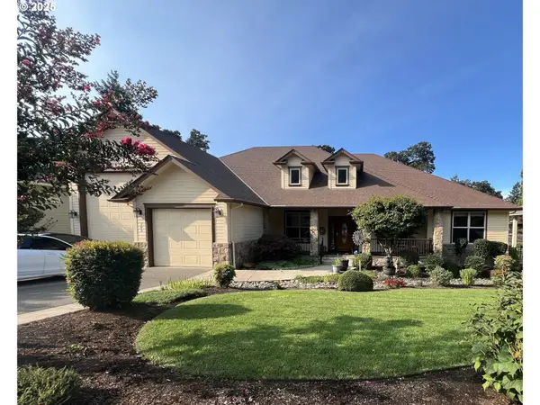 305 Tillicum Dr, Silverton, OR 97381