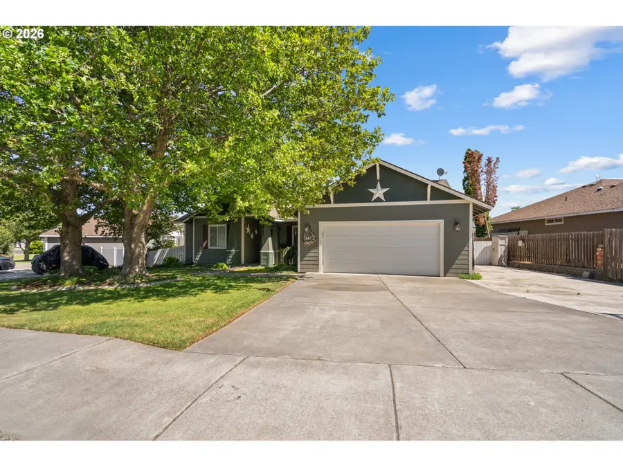 2433 Curlew St, Umatilla, OR 97882 - #3