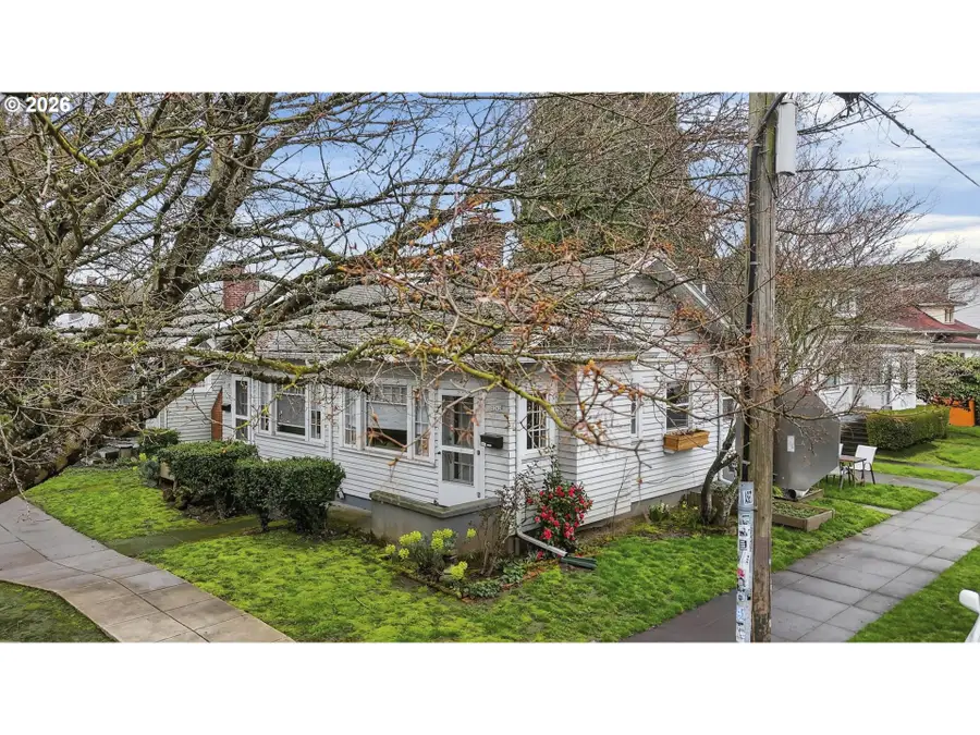 2202 NE Everett St, Portland, OR 97232 - #3