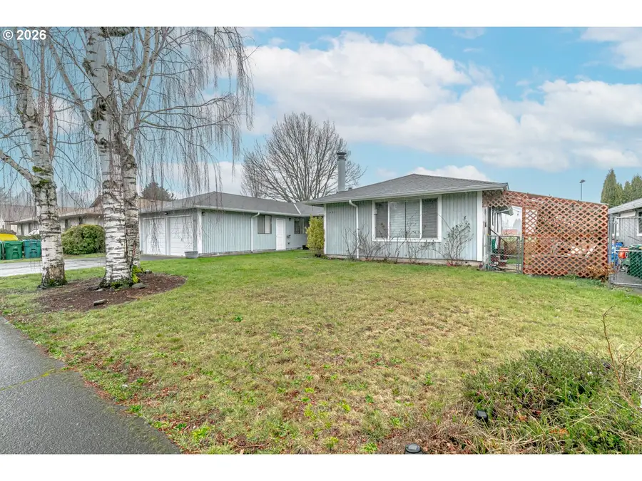 1431 SW 22nd St, Troutdale, OR 97060 - #3