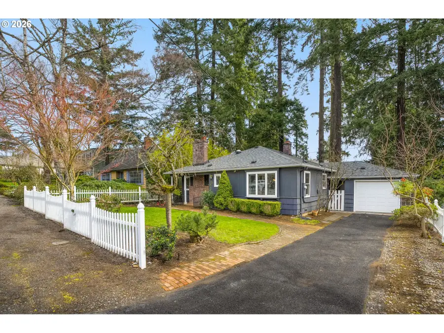 221 6th St, Lake Oswego, OR 97034 - #3