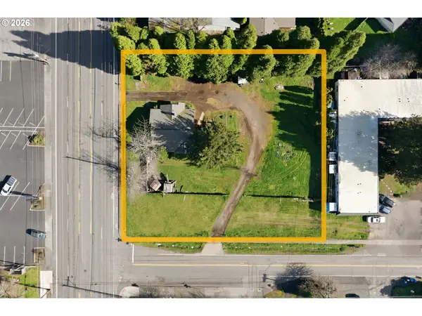 21260 SE Stark St, Gresham, OR 97030