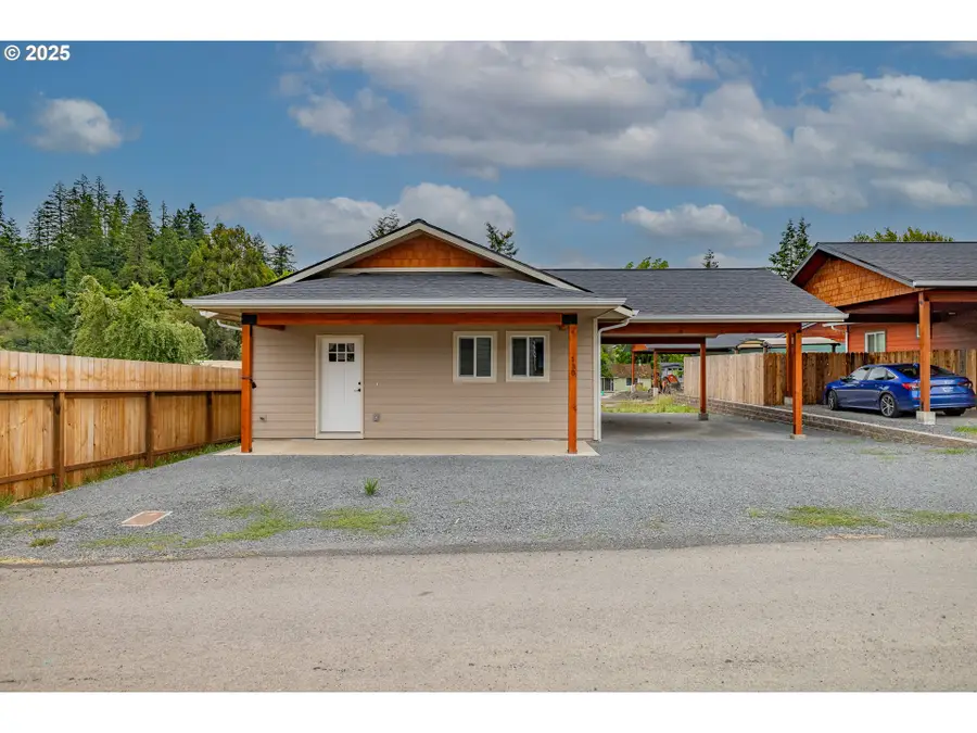 130 E Date, Powers, OR 97466 - Image #2