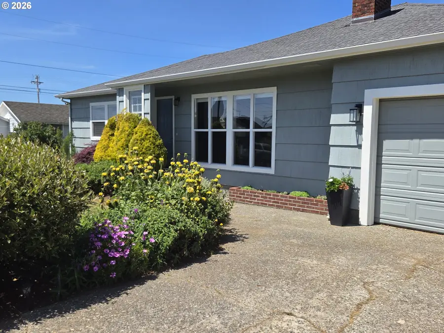 94183 8th St, Gold Beach, OR 97444 - #2