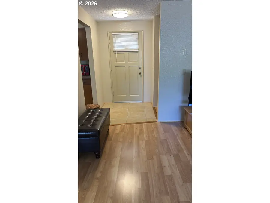 2047 Orr Ln, Eugene, OR 97405 - #3