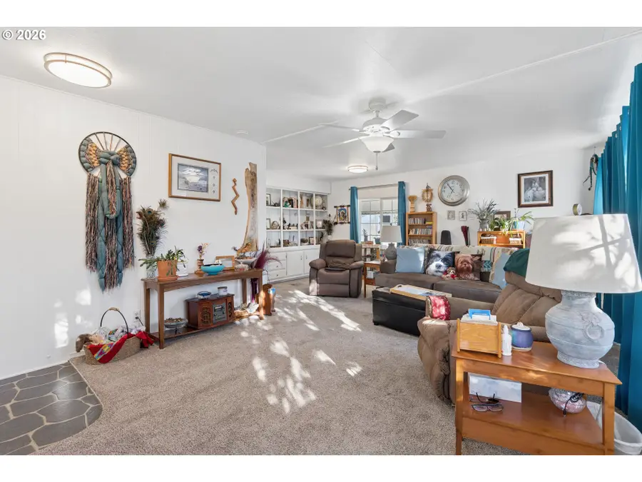 1225 W 10th Ave #33, Junction City, OR 97448 - #3