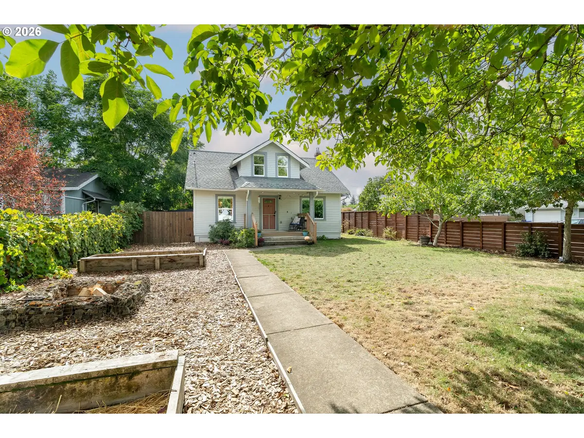 9704 SE Reedway St, Portland, OR 97266 - #1