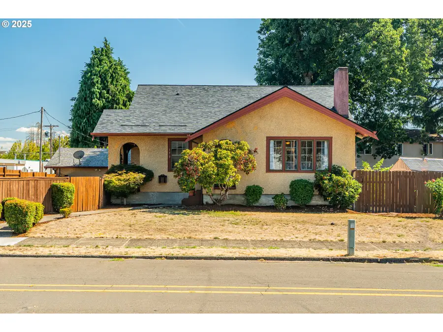 175 E Gloucester St, Gladstone, OR 97027 - Image #2