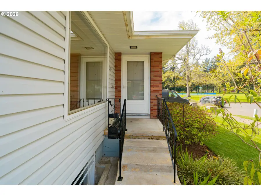 5026 SE Insley St, Portland, OR 97206 - #2