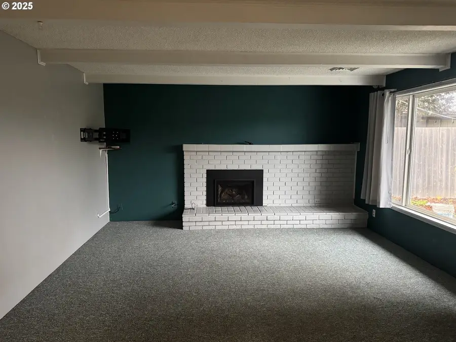 2268 9th St, Springfield, OR 97477 - Image #3