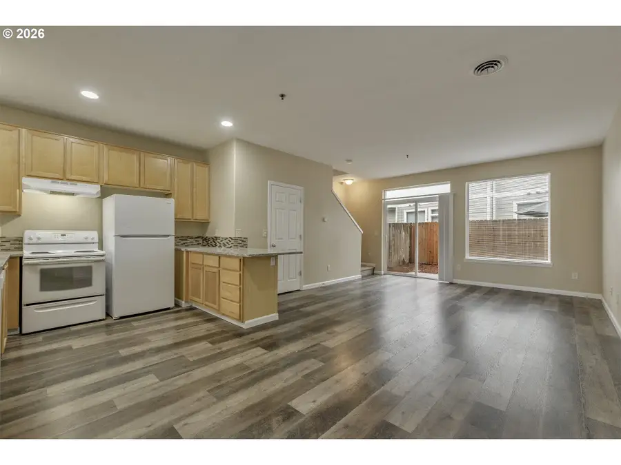 8638 NE Hyde Park Ln, Hillsboro, OR 97006 - #3
