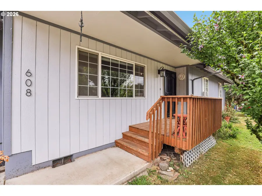 608 SE Sumner St, Camas, WA 98607 - #3