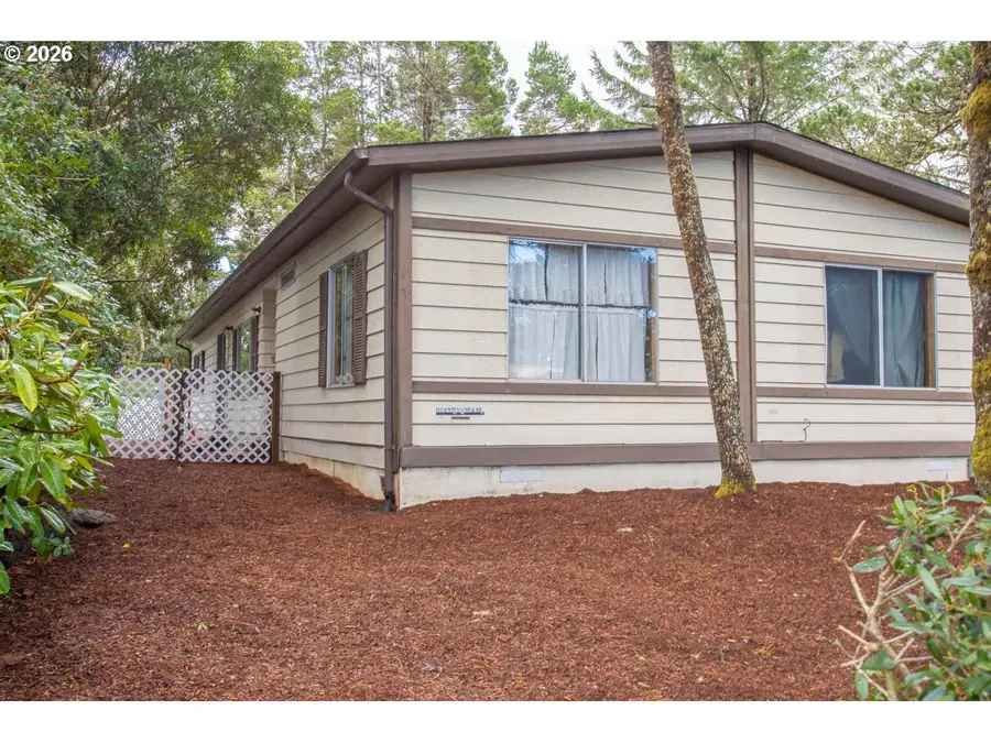 530 Myeena Loop, Florence, OR 97439 - #2