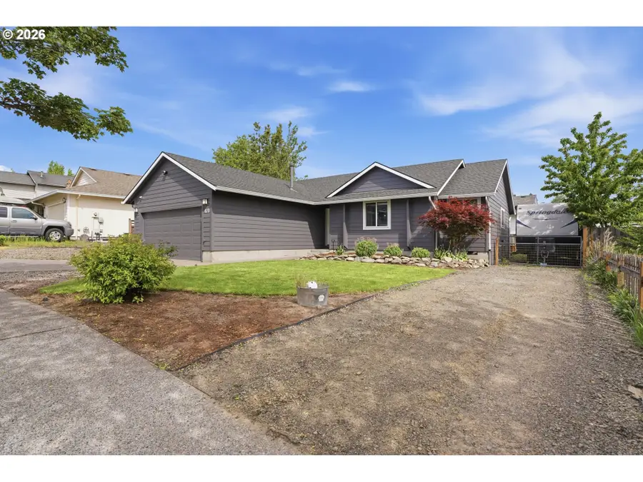 471 SE 17th St, Troutdale, OR 97060 - #3