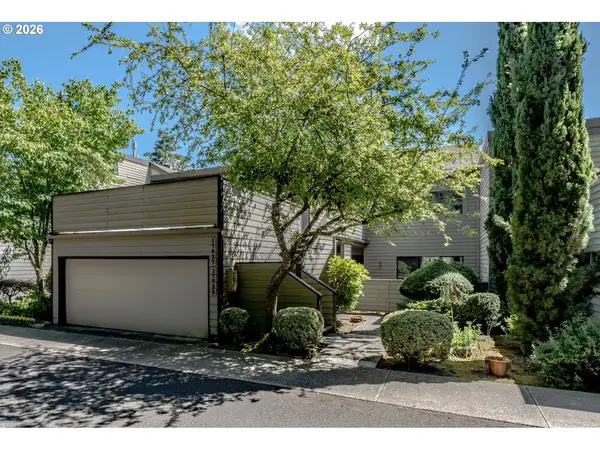 17027 SW Versailles Ln, Portland, OR 97224