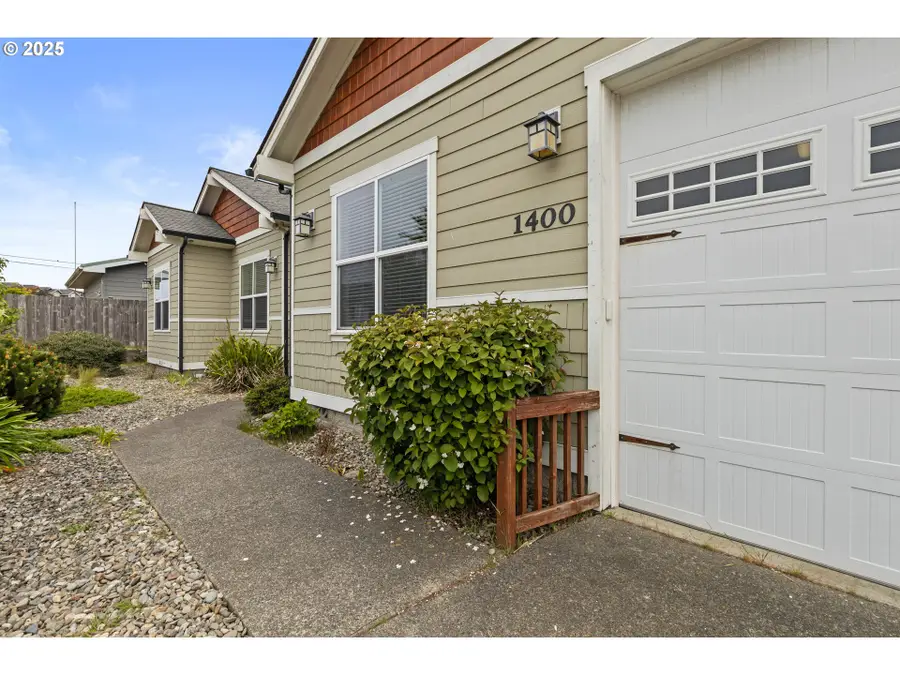 1400 Holloway Mews, Coos Bay, OR 97420 - Image #2