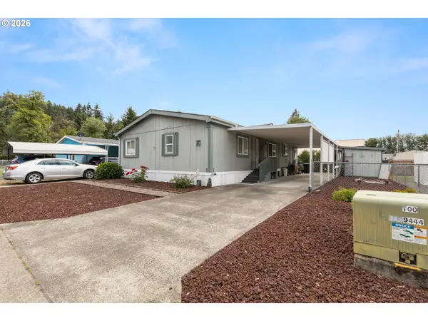550 S State St #15, Sutherlin, OR 97479