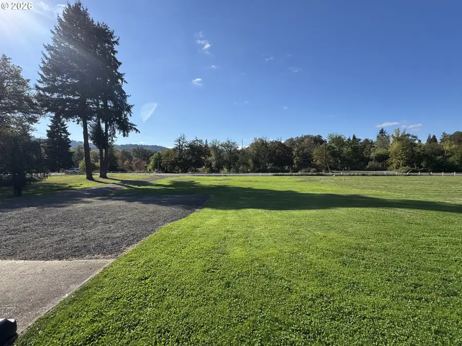 795 W Old Melrose Rd, Roseburg, OR 97471 - #3