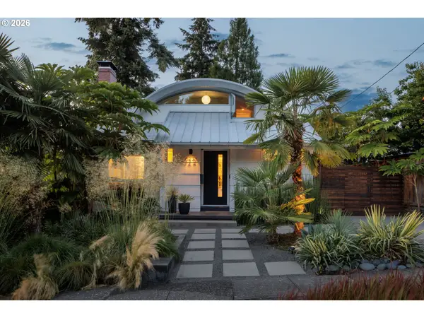 6221 SE Ash St, Portland, OR 97215
