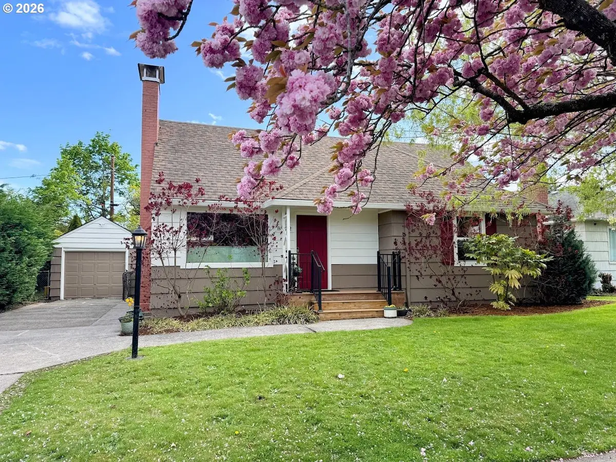 8922 SE Market St, Portland, OR 97216 - #1