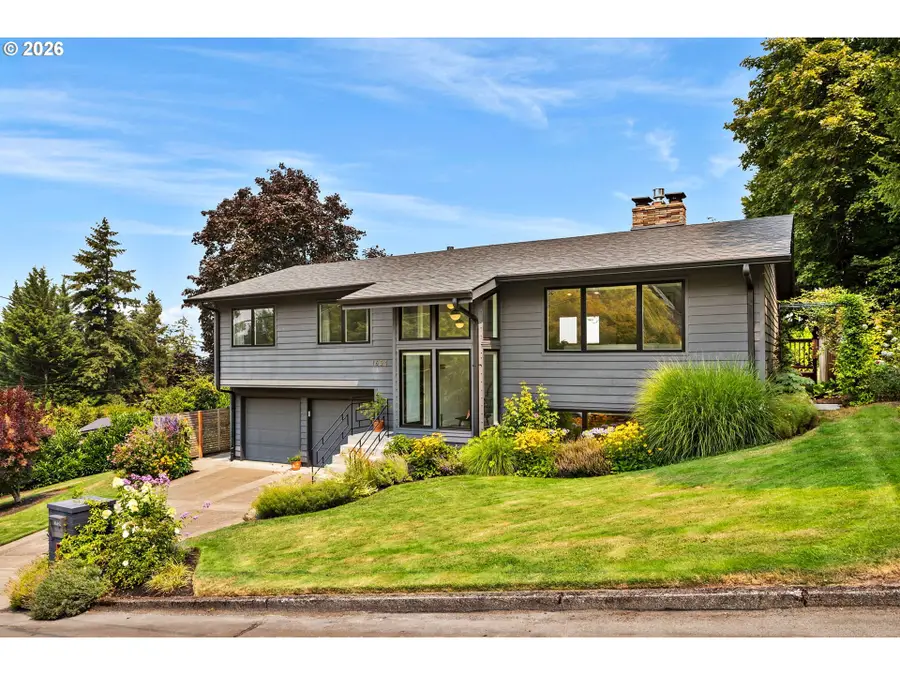 1654 Fircrest Dr, Lake Oswego, OR 97034 - #2
