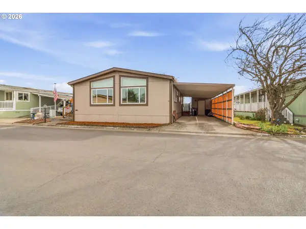 1800 Lakewood Ct #161, Eugene, OR 97402