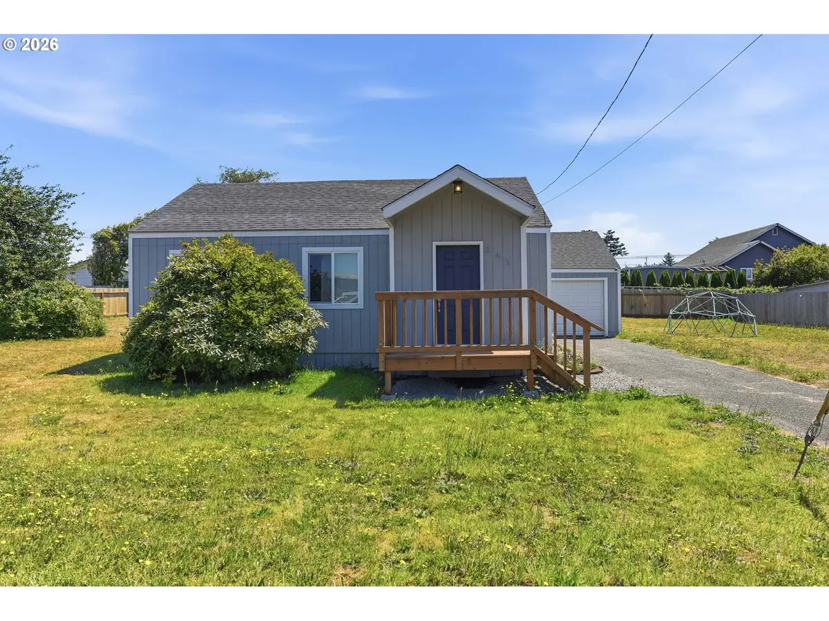 243 S Marple St, Coos Bay, OR 97420 - #1
